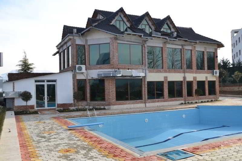 Hotel Vila Aeroport Rinas Exterior foto
