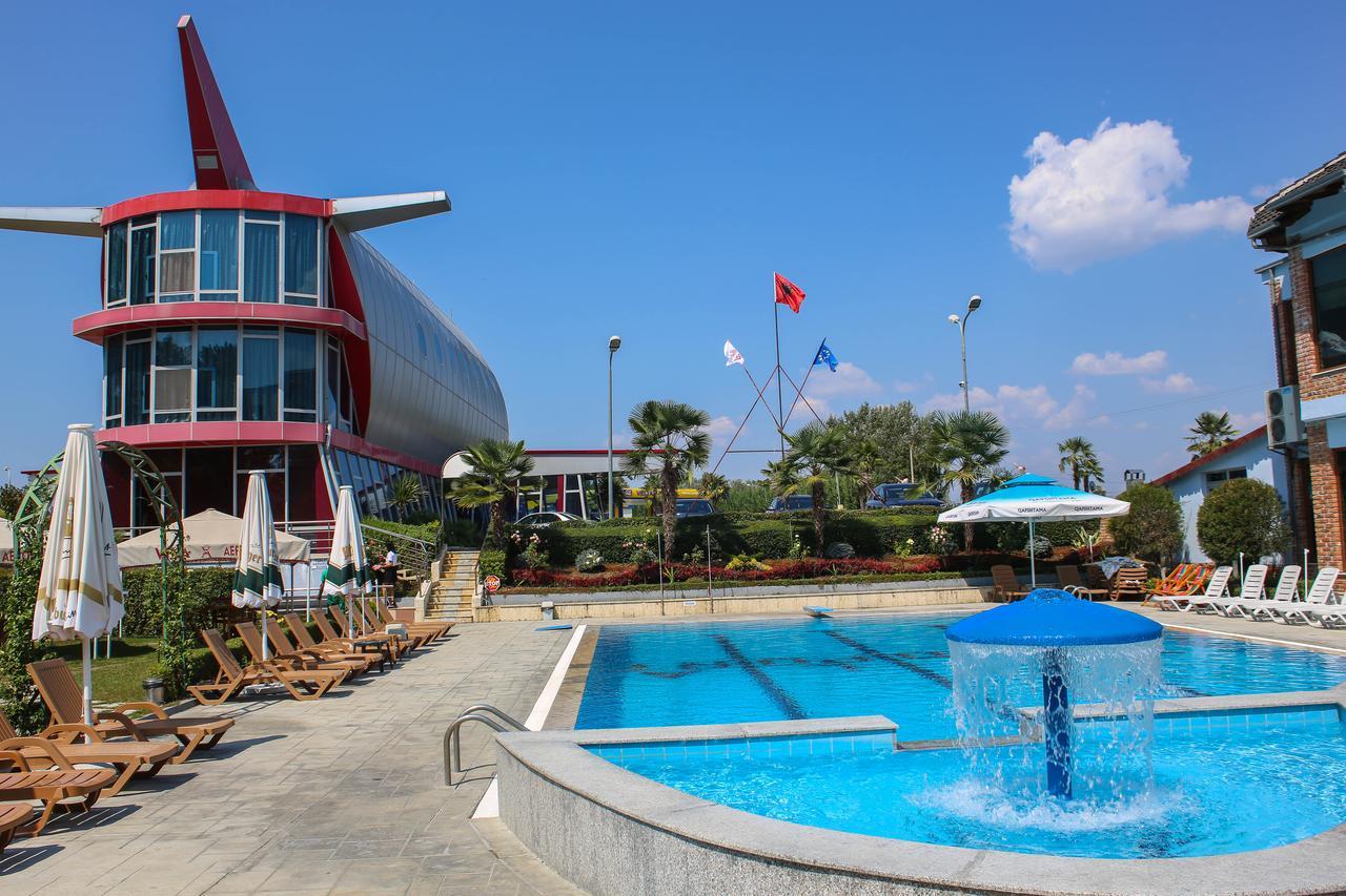 Hotel Vila Aeroport Rinas Exterior foto